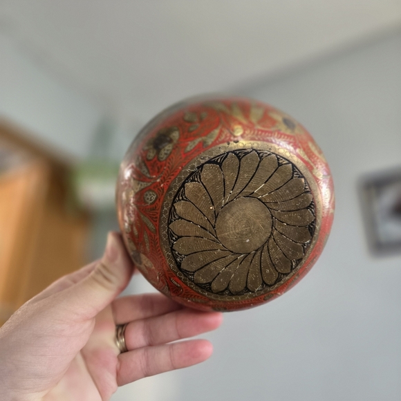 Etched Brass Floral Vintage Patina Bowl Dish Red Blue - Picture 3 of 5